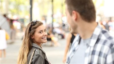 كيف تصطدين الكراش؟ .. تعرفي علي أهم الخطوات لجذب انتباهه