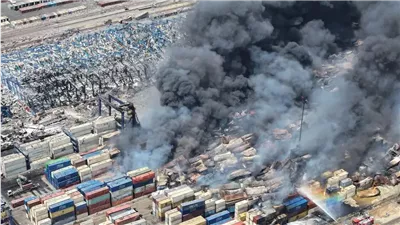 استئناف العمل في ميناء الشهيد رجائي الإيراني بعد انفجار ضخم