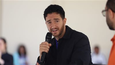 أحمد مالك: التمثيل في سن صغير فادني وضرني وهذه نصيحتي لعصام عمر 