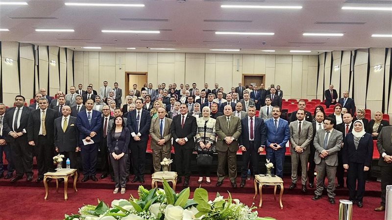 جانب من الندوة