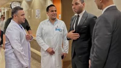 مدير هيئة الرعاية الصحية بالإسماعيلية يتفقد الأقسام الداخلية بالمجمع الطبي