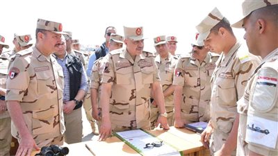  رئيس الأركان يتفقد المنظومة التعليمية بمعهد ضباط الصف