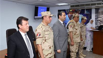 محافظ دمياط يكرم أسر الشهداء وأبطال العمليات العسكرية 