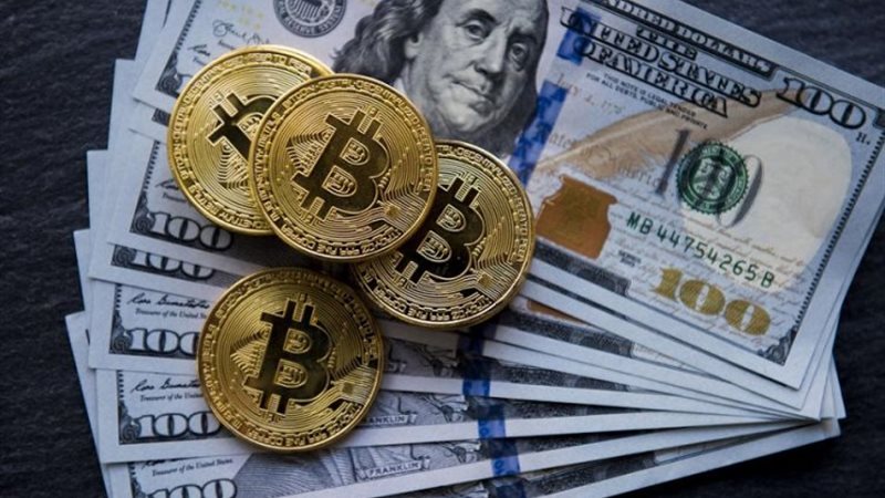 دولار وبتكوين