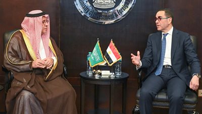 وزير الاستثمار  يلتقي الأمين العام للمجلس التنسيقي المصري السعودى