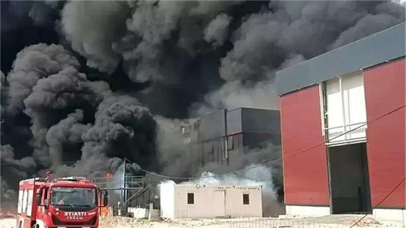 حريق في مصنع للألعاب