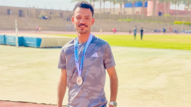 الطالب الفائز