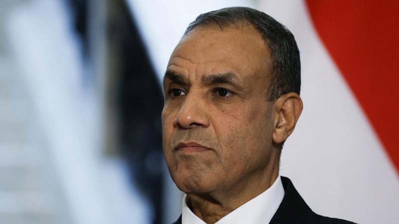 وزير الخارجية بدر
