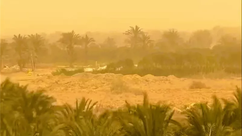عاصفة ترابية