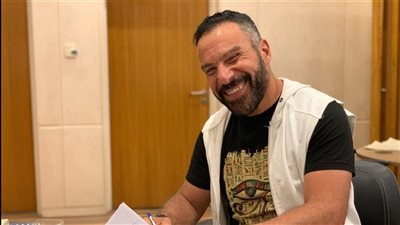 خاص/محمد خميس يكشف عن موقفه من المجال الفني بعد اتجاهه للتاريخ