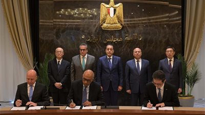 باستثمارات 1.4 مليار جنيه.. إنشاء مصنع للانتاج المحلي لأكياس جمع الدم