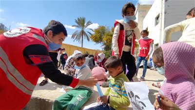 الهلال الأحمر يحتفل باليوم العالمي للتحصين بحملة توعية ضد الأمراض المستعصية