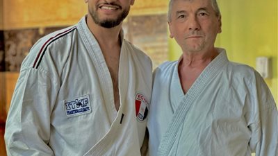 عمر حسني يُتوَّج بذهبية أفريقيا.. ورئيس الجامعة يُشيد بإنجازه