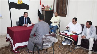  نائب محافظ الفيوم يناقش مشاكل 22 حالة بلقاءً خدمة المواطنين بقرية النصارية 