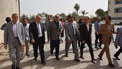 محافظ بني سويف يتابع 