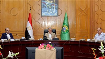 محافظ الإسماعيلية يترأس اجتماع اللجنة العليا لمتابعة توريد محصول القمح 2025