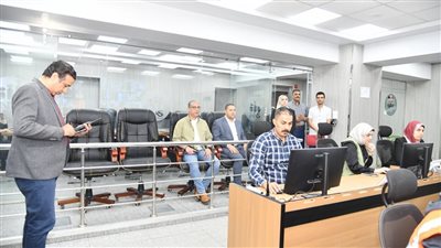 محافظ الفيوم يتابع تداعيات العاصفة الترابية بالمحافظة