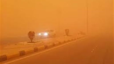 عاصفة رملية محملة بالرياح والأتربة تضرب القاهرة منذ قليل .. 