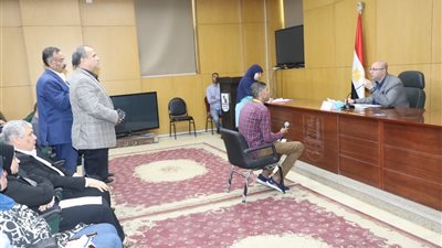 غنيم يوجه بحلول وبدائل لمشكلات ومطالب المواطنين في بنى سويف 