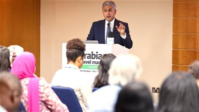 بحضور 100 صحفي وإعلامي… مؤتمر صحفي لوزير السياحة والآثار في دبي