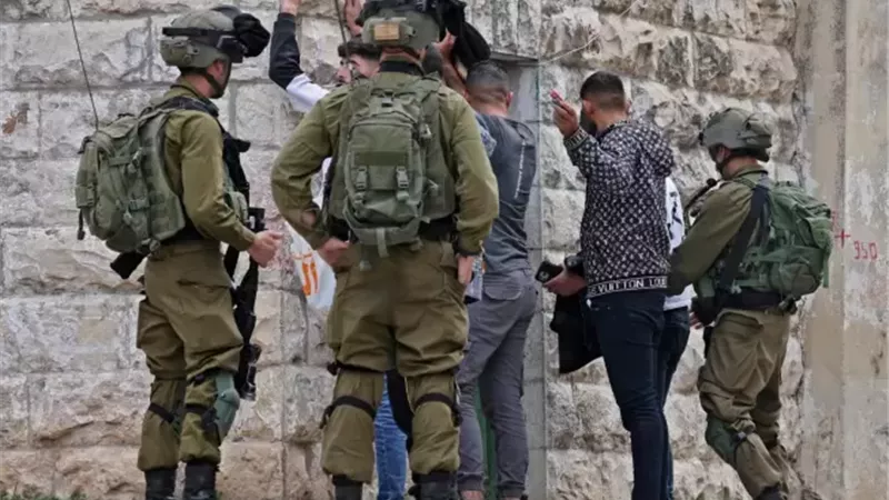 مداهمات في القدس