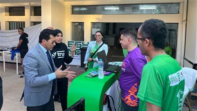 وزير الشباب والرياضة يزور جناح المنظمة المصرية لمكافحة المنشطات 