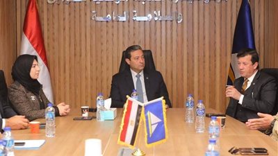 محافظ دمياط: استقرار الحالة الجوية في دمياط ولا خطر من النوة