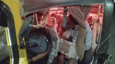 رئيس مدينة الوقف بقنا يستقل «توكتوك» للتأكد من تطبيق الأجرة