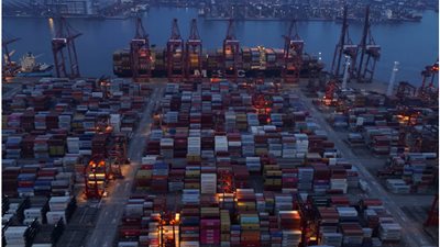 قائمة بيضاء في خضم الحرب التجارية.. الصين تعفي سلعًا أمريكية من رسوم 125%