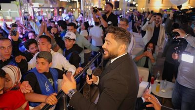 برعاية صندوق تحيا مصر.. تامر حسنىي يشارك فى حفل زفاف وتجهيز 200 عروسة 