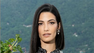 منهم الفنانة المصرية تارا عماد.. نجمات العالم في عرض 