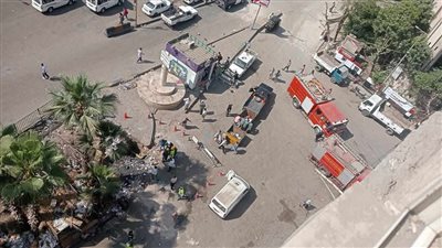 «لودر» يتسبب فى كسر ماسورة غاز بشارع فيصل أثناء رفع القمامة