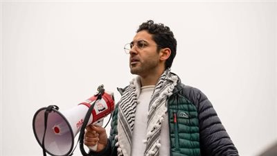قاضٍ أمريكي يأمر بالإفراج عن طالب فلسطيني اعتُقل أثناء مقابلة تجنيس