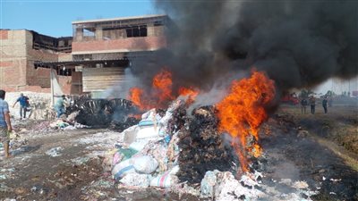 حريق بمصنع قطن في سمنود بالغربية.. الحماية المدنية تنجح في السيطرة عليه