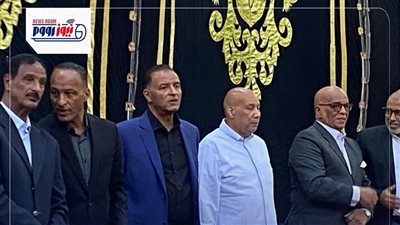بالصور .. الخطيب وشوبير ونجوم الكرة يواسون أسامة عرابي في وفاة والدته