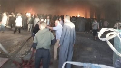الحماية المدنية تكثف جهودها للسيطرة على حريق داخل محطة بطاطس بالبحيرة