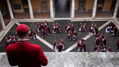 اللازانيا والحبار المشوي ..ماذا يأكل المرشحون لمنصب الباباوات؟