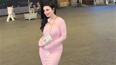 خاص لنيوز رووم| عارضة الأزياء الأردنية سارة تصل إلى القاهرة في زيارة مفاجئة