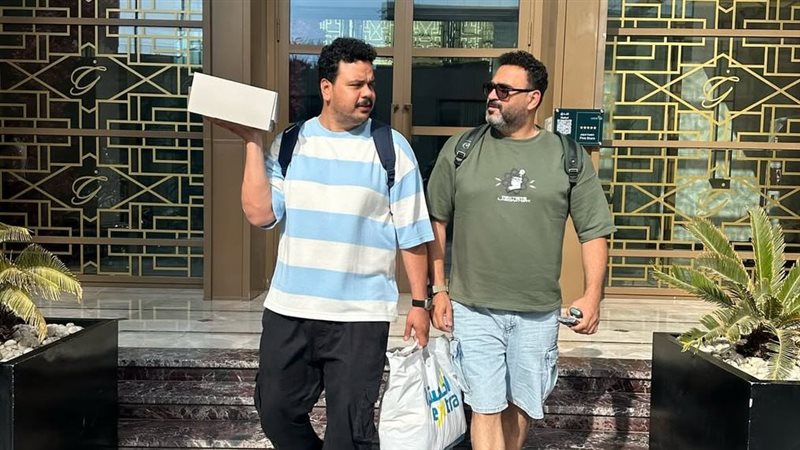 أكرم حسني ومصطفي