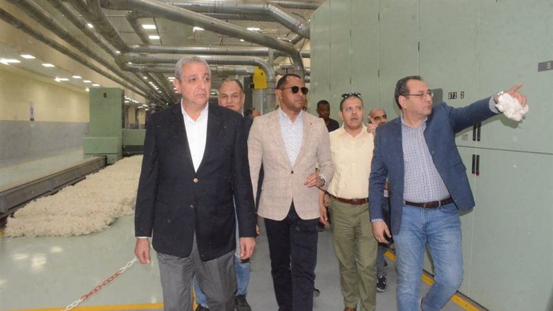 محافظ الغربية مع