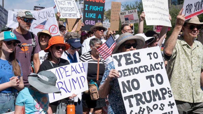 حرب على العمال