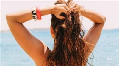 طبيب يقدم لـ 