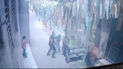 القبض على شاب اعتدى على شقيقته وابنتها في الشارع بطنطا