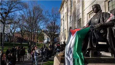 ترامب يهدد بسحب الإعفاء الضريبي من جامعة هارفارد: هذا ما تستحقه