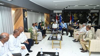 أشرف صبحي يعقد لقاءً مع أعضاء مجلسي النواب والشيوخ بحضور محافظ أسوان