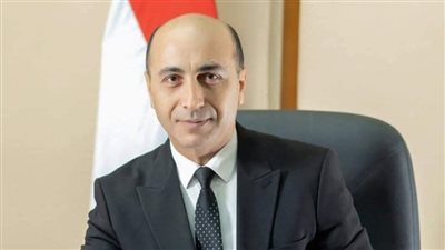 رئيس جامعة دمنهور يخصص رقم واتساب لتعزيز التواصل وتلقي الشكاوى والمقترحات