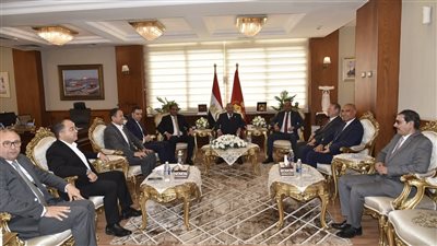 محافظ بورسعيد ورئيس البورصة المصرية يفتتحان الدورة الحادية عشرة لمؤتمر البورصة