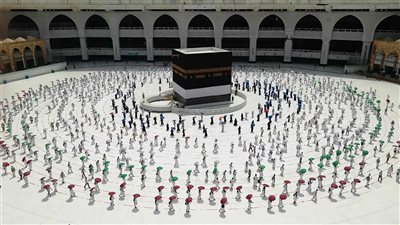 أولى من الحج والعمرة النافلة.. المفتي السابق يكشف أعمالا لها ثواب عظيم