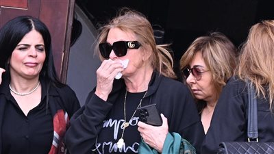 أبرزهم يسرا وإلهام شاهين.. نجوم الفن والإعلام يودعون المنتج وليد مصطفي 