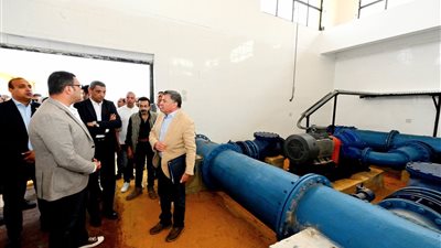 وزير الإسكان يتابع تنفيذ مشروع رافع مياه السخنة لتغذية مدينة السلام 1و2